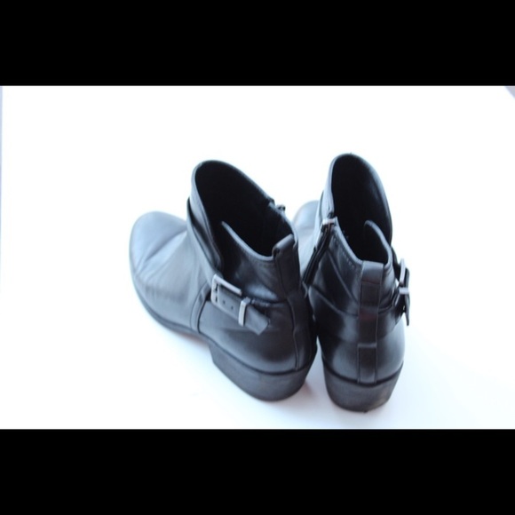 Vince Camuto ankle boots - Picture 4 of 12